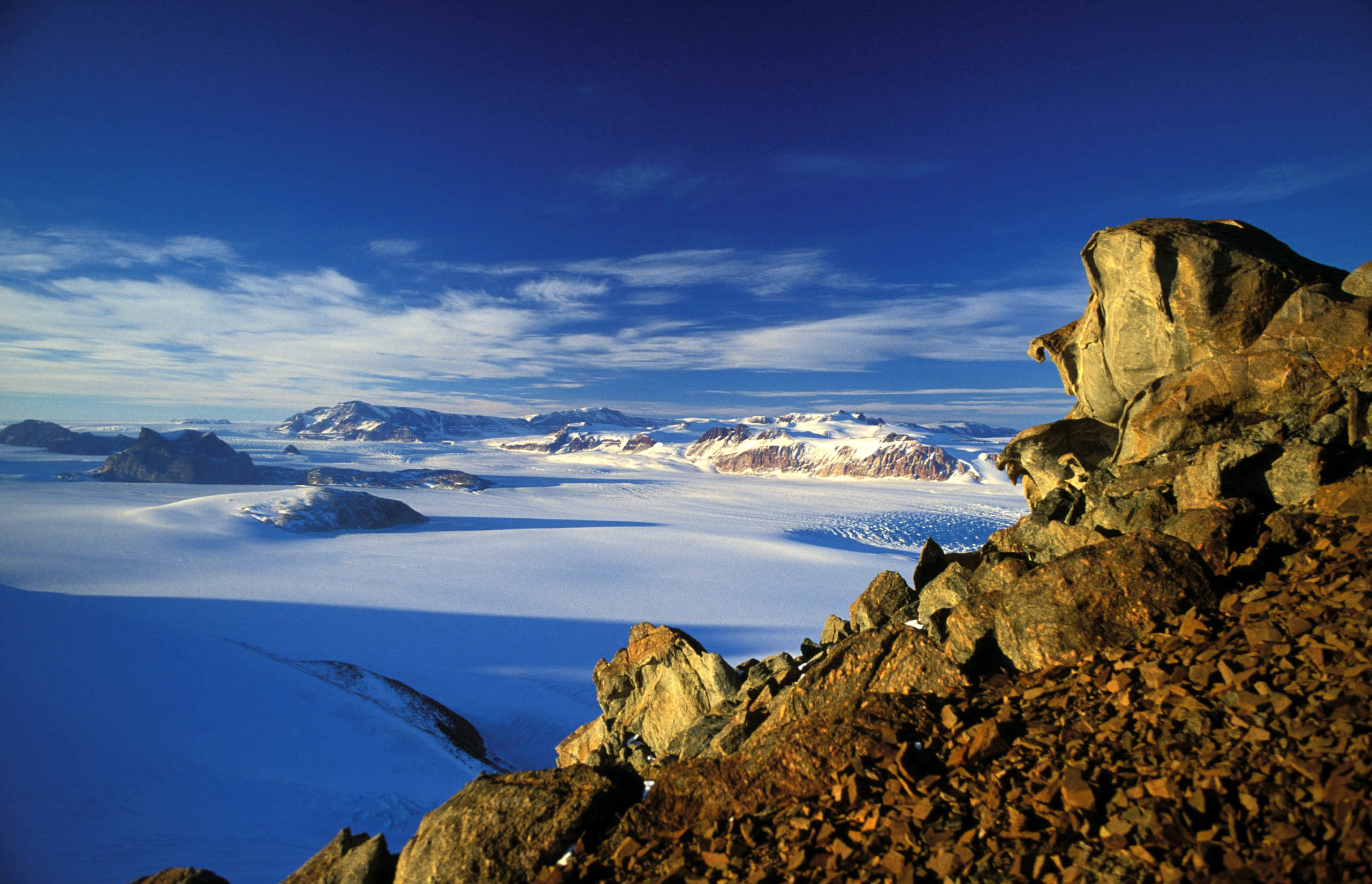 The Transantarctic Mountains cross Antarctica